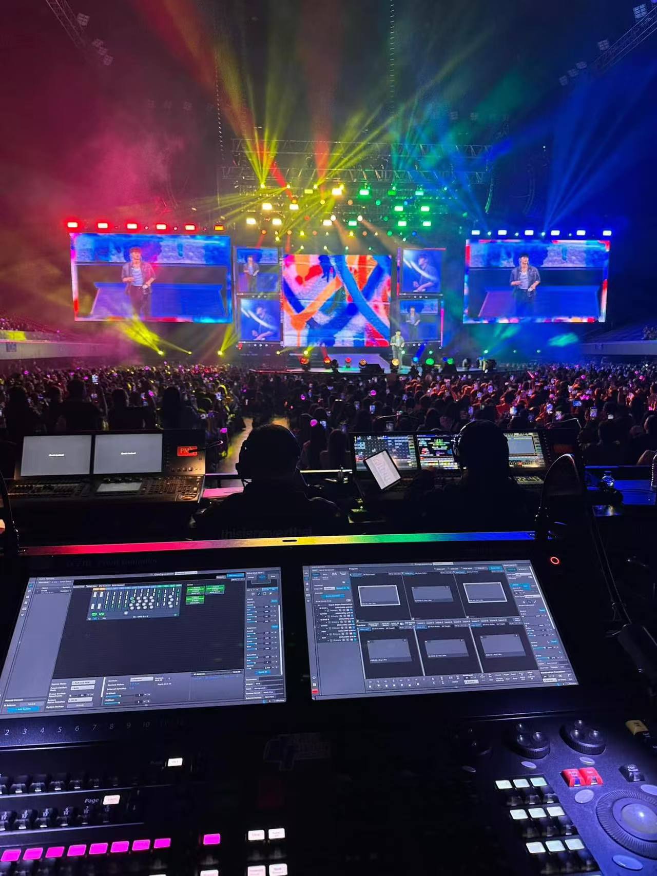 Read more about the article Boat LED Screen: Cutting-Edge Visuals for Marine Environments